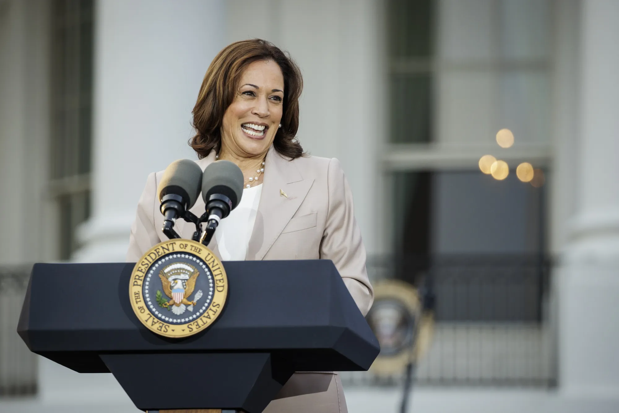 Charles Myers, Phil Munger to Host Fundraiser With Harris - Bloomberg