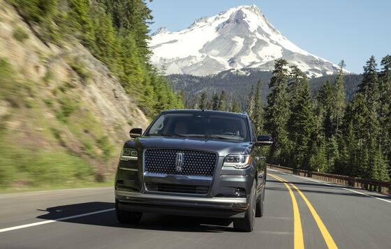 Ford Updates Its Cash-Cow Lincoln Navigator,  But Skips Electric Power