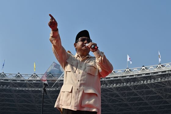 Indonesia Presidential Race Heats Up Amid Mass Campaign Rallies