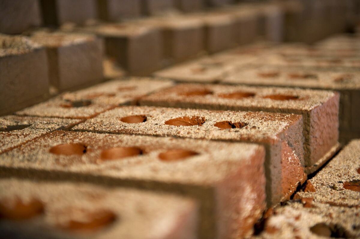 🟪"Unione Storica: Washington H. Soul Pattinson e Brickworks Ltd. Semplificano 60 Anni di Collaborazione"