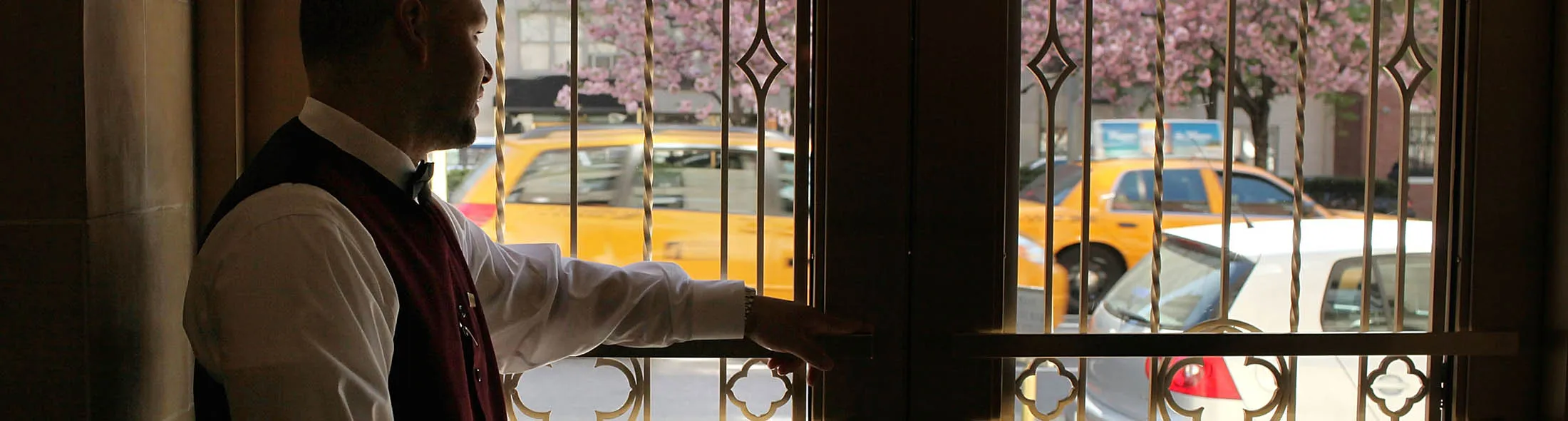 1494476887_manhattan doorman lede