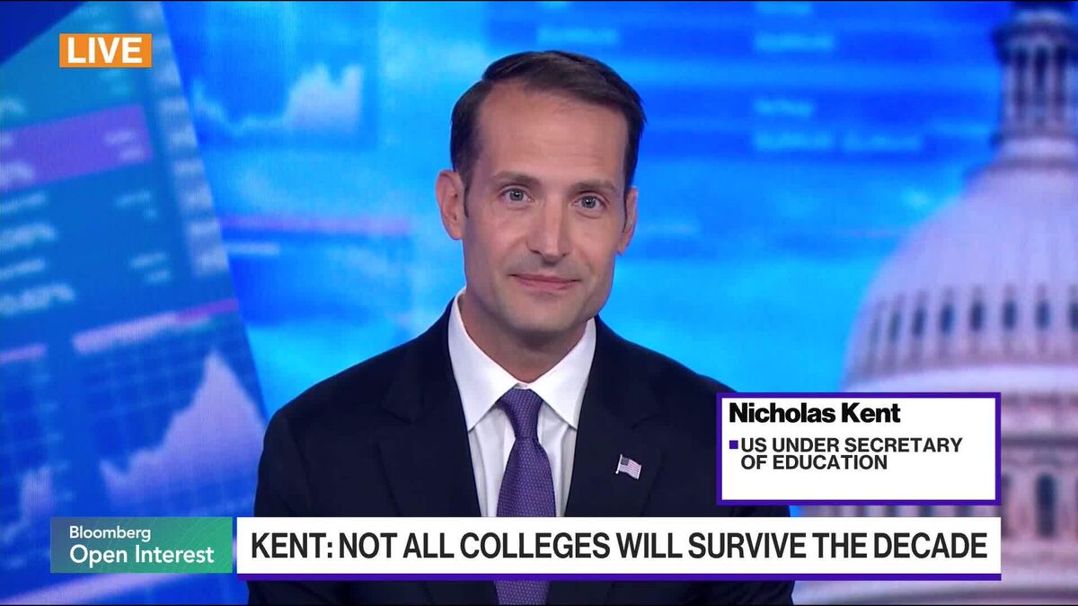 Education Department Pushes Faster College Mergers