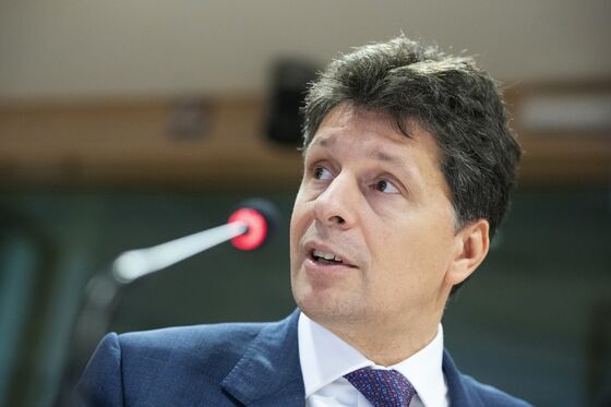 Top EU Banking Regulator Moves to Lobbying, Sparking Criticism