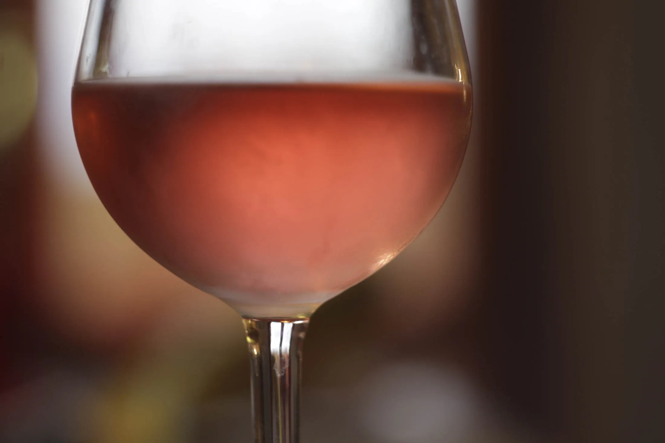 1497561414_wine-pair-rose