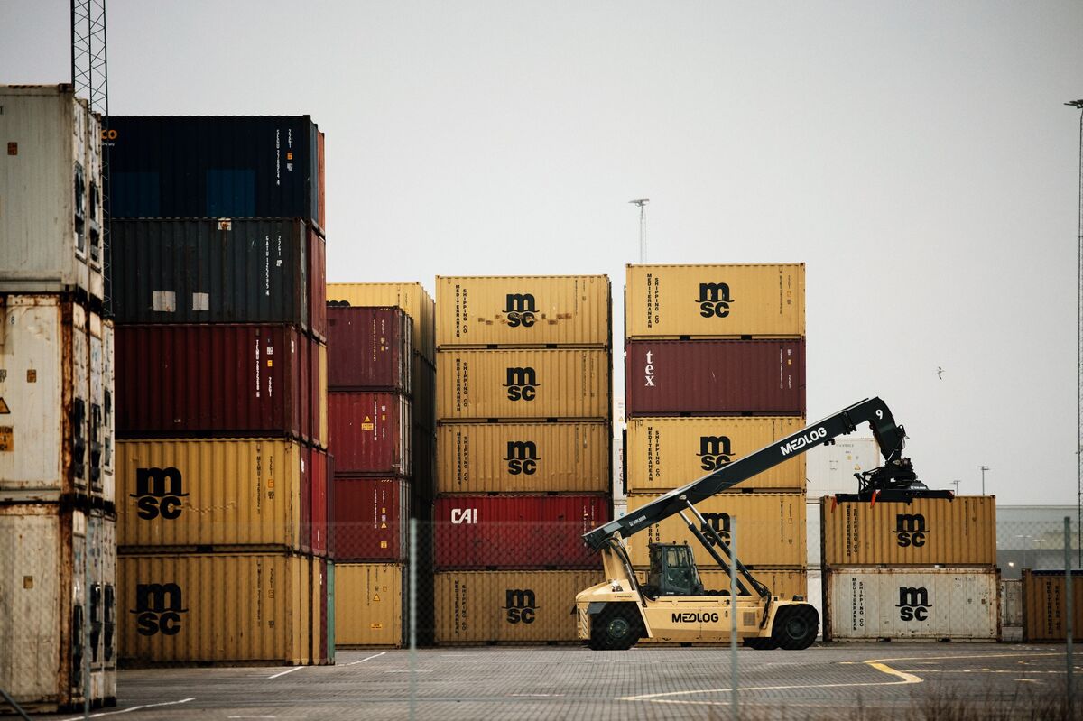 EU Weighs Export Restrictions on US If Trade Negotiations