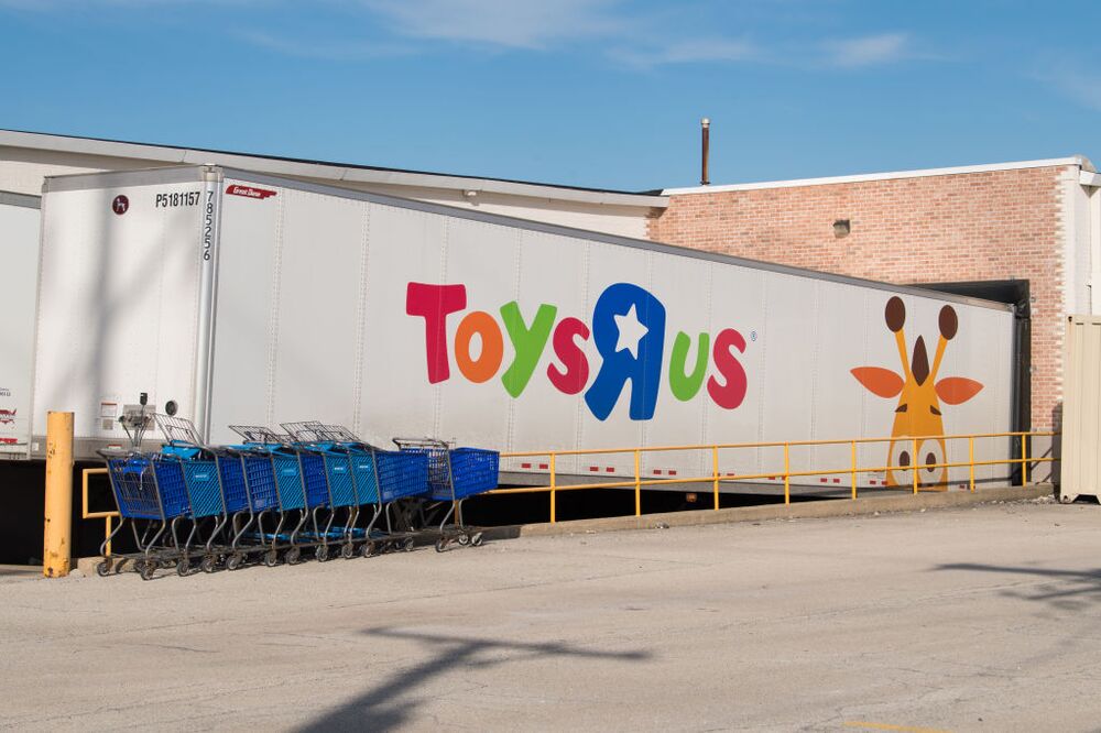 go fund me toys r us