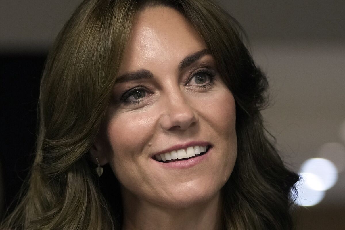 Why Kate Middleton's Mother's Day Photo Was Retracted Over Alleged ...