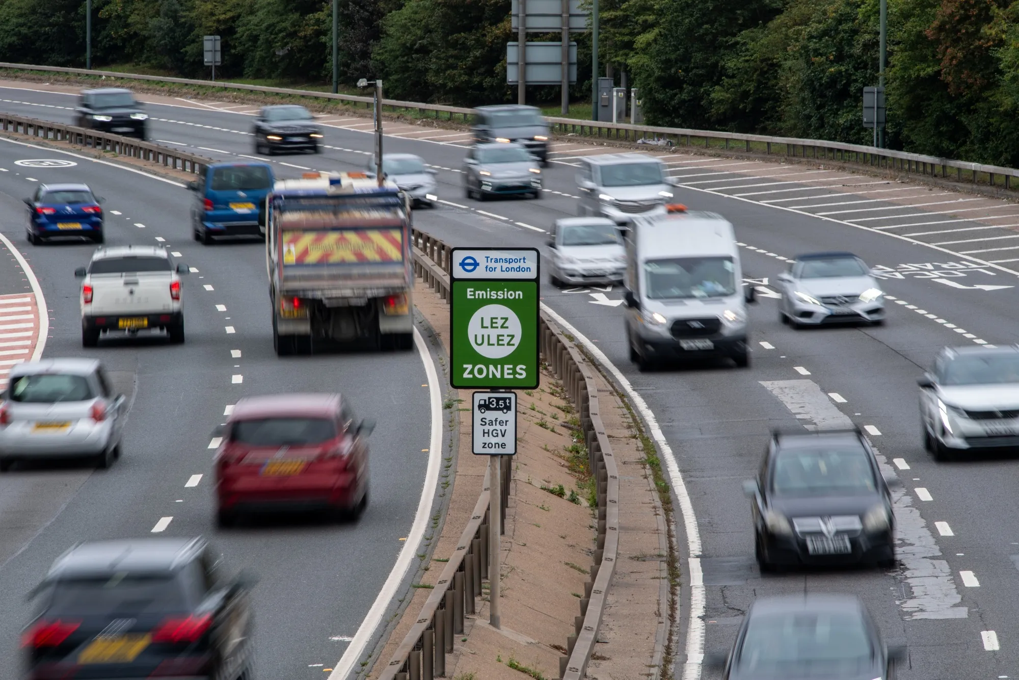 A ULEZ sign at the emission zone boundary in Bexleyheath, London.