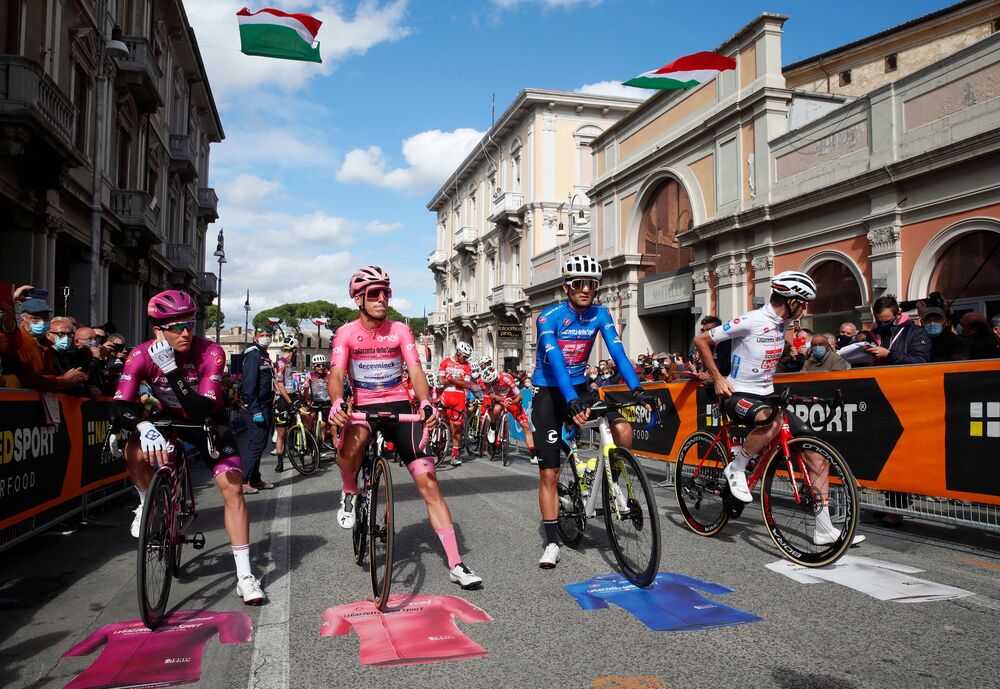 Giro D Italia 2020 Cycling Race Thrown Into Chaos By Coronavirus Positive Tests Bloomberg
