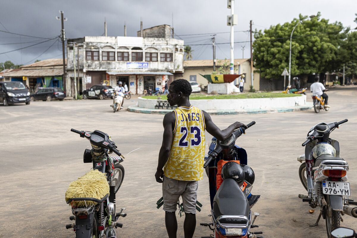 Hidden Debt Crisis Derails Senegal’s Growth Story