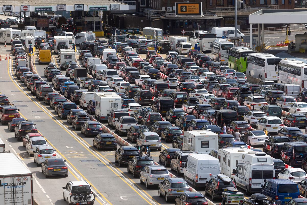 EU’s New Traveler Controls Start Sunday, Risking Border Delays