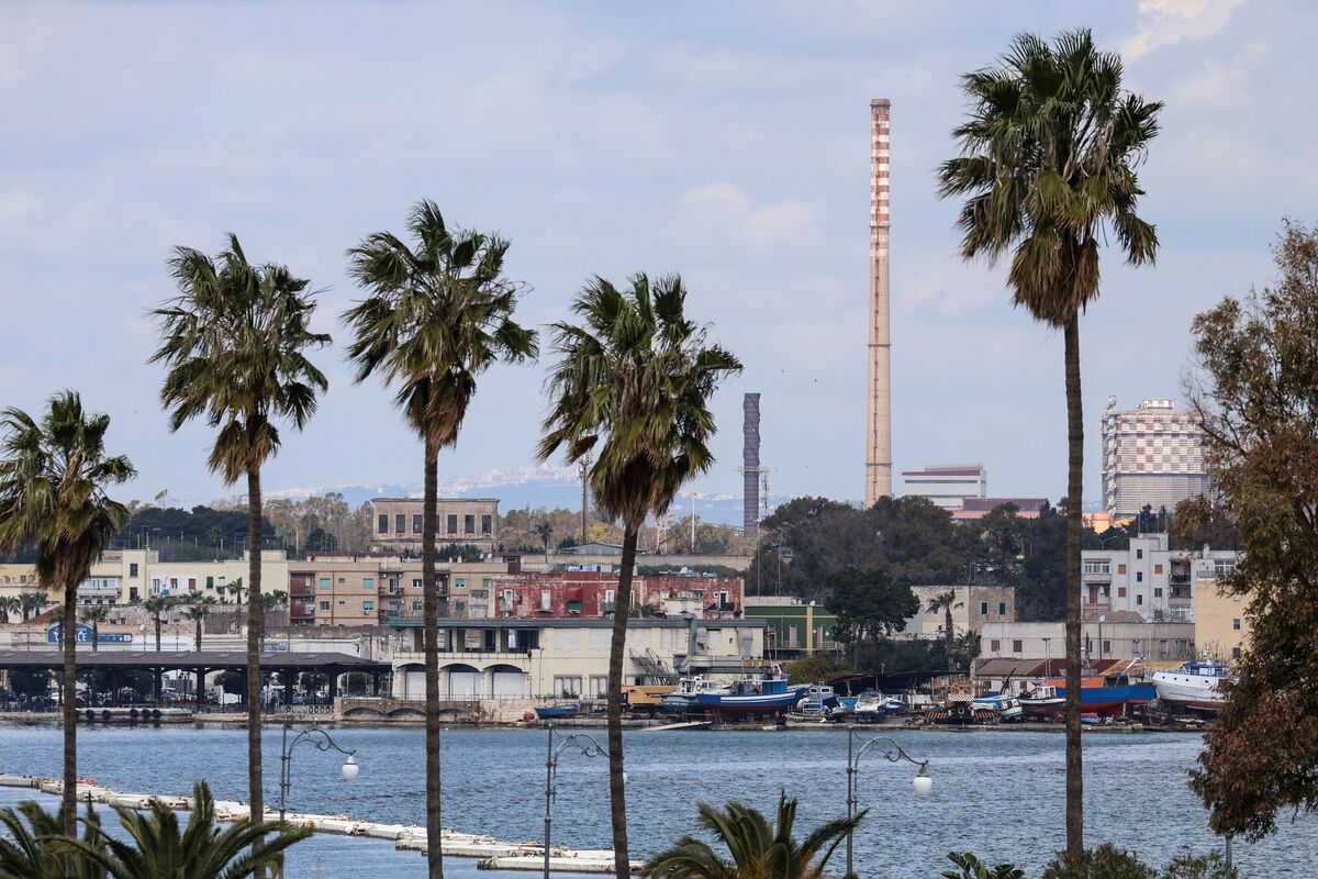 ArcelorMittal Hit With €7 Billion Claim Over Troubled Steelworks