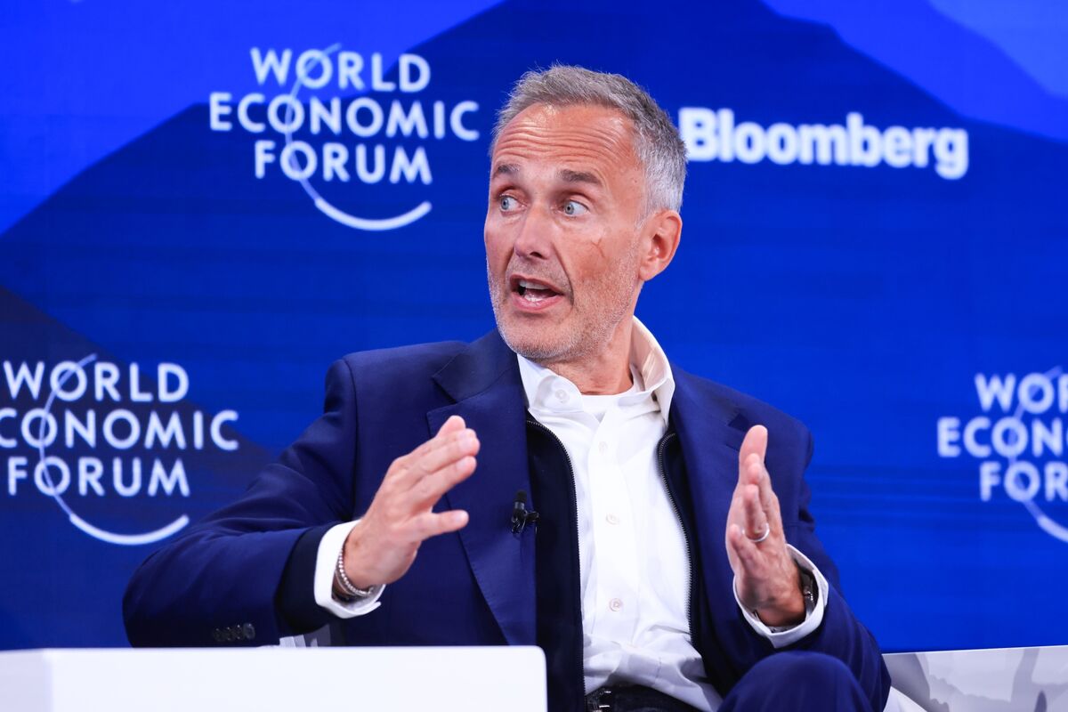 BNY CEO Says Shaking Fed’s Foundation Hurts Push for Lower Rates