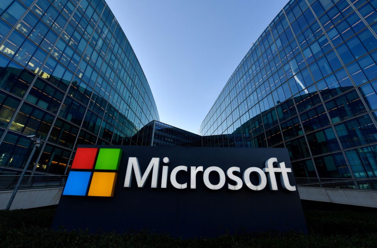 Microsoft Buys Credits for Carbon Stored Under Seabed - Bloomberg