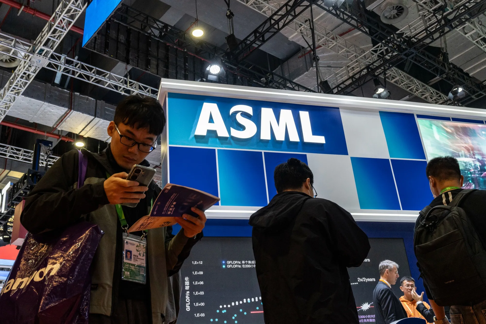 オランダのASML、時価総額5000億ドル超え－TSMCの強気見通し受け - Bloomberg