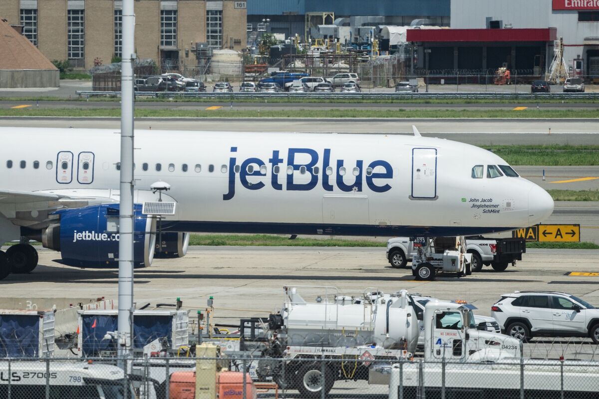 JetBlue’s Profit Warning Fuels Concern Over US Travel Demand Bloomberg