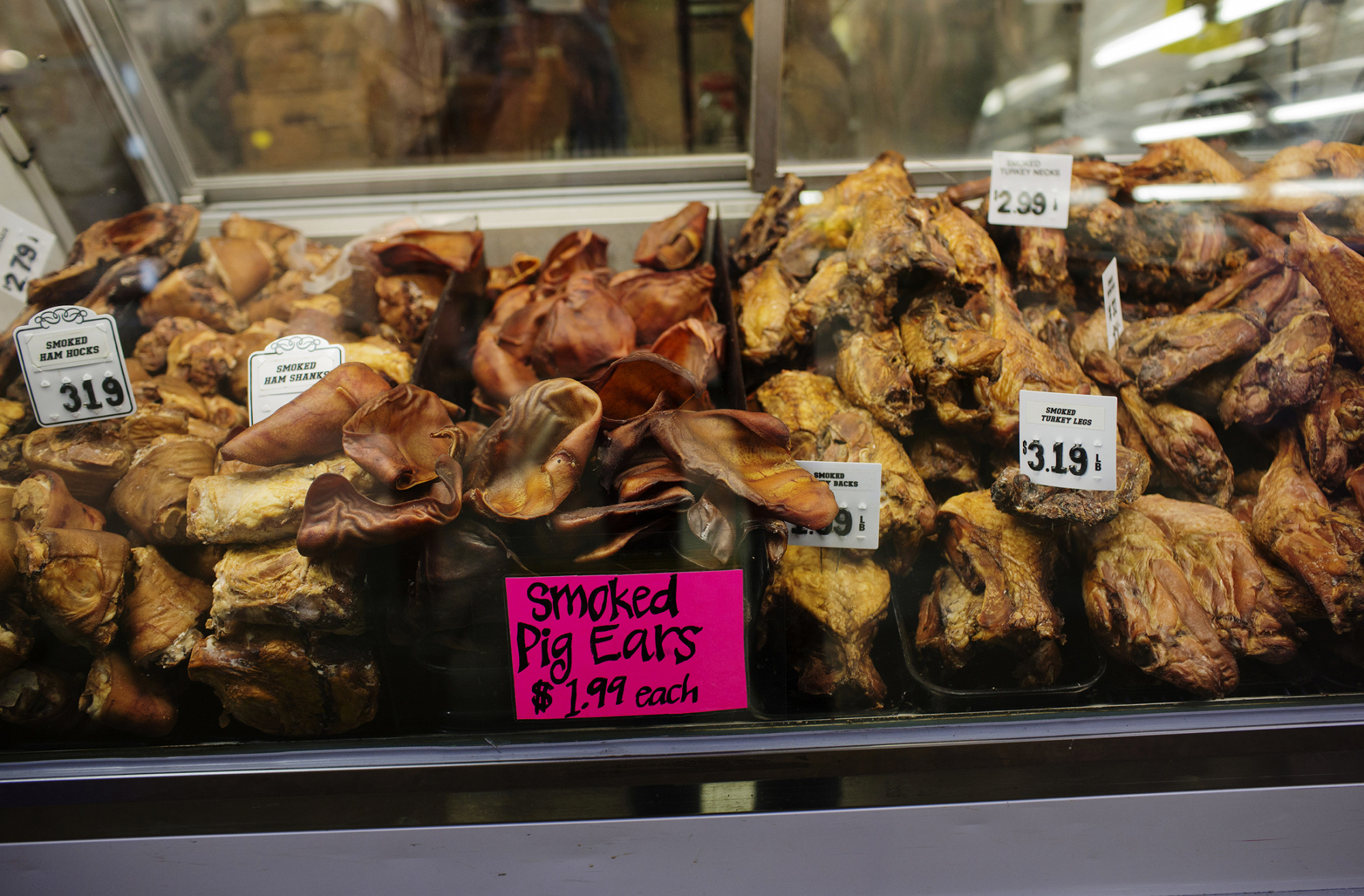 In a China Trade War, US Meat Looks Like Dog Food - Bloomberg