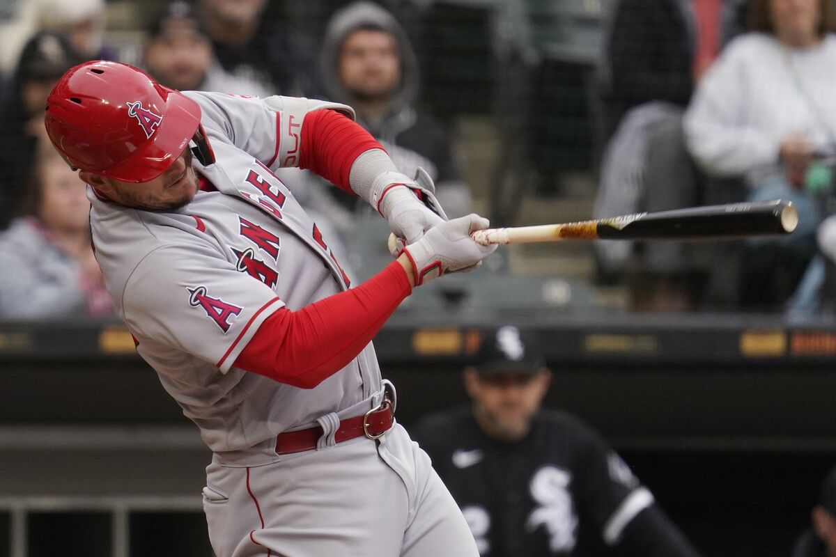 Coronavirus: Angels star Mike Trout is stuck at home too - Los