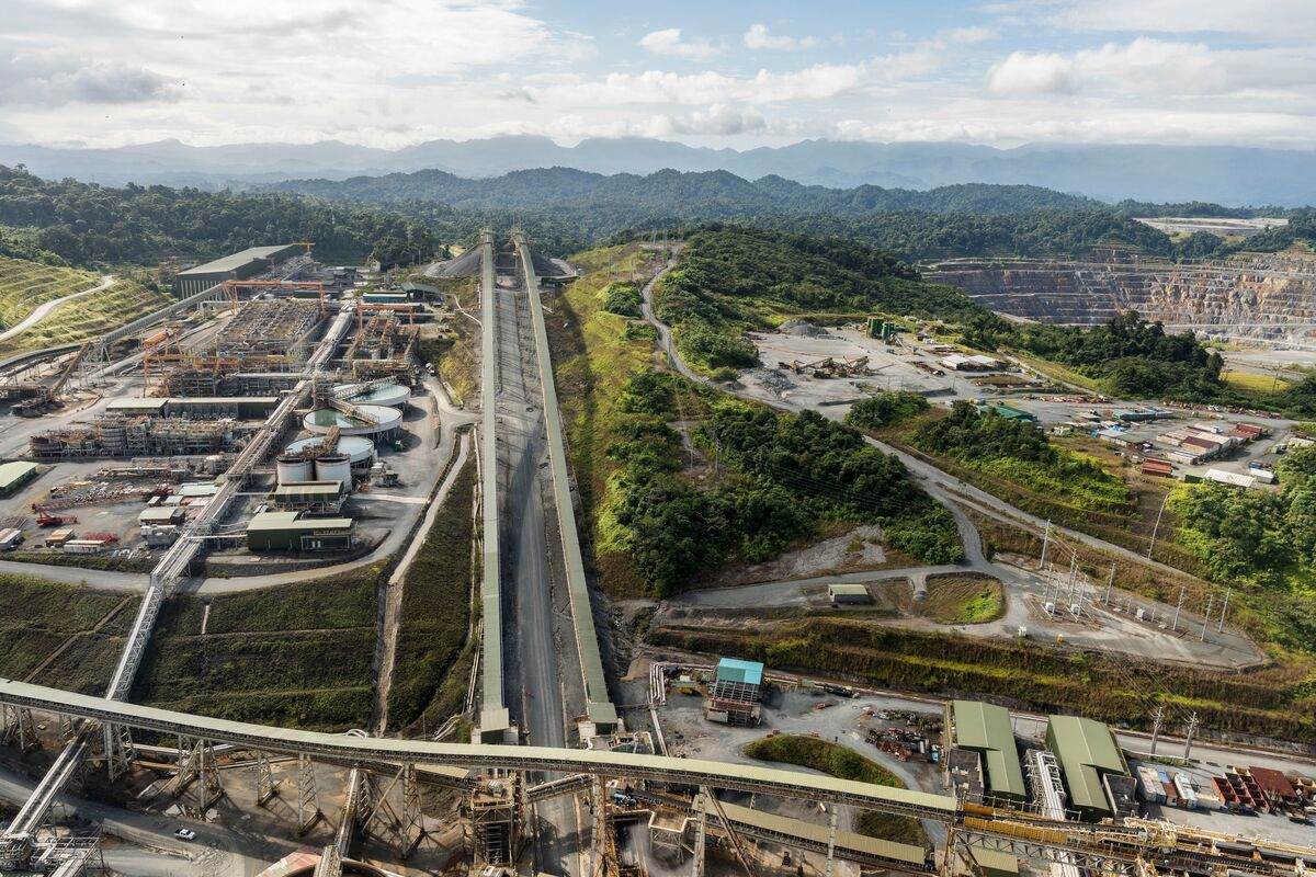 bloomberg.com - Michael D McDonald - Panama Panel Backs First Quantum Mine Restart to Fund 'Closure'
