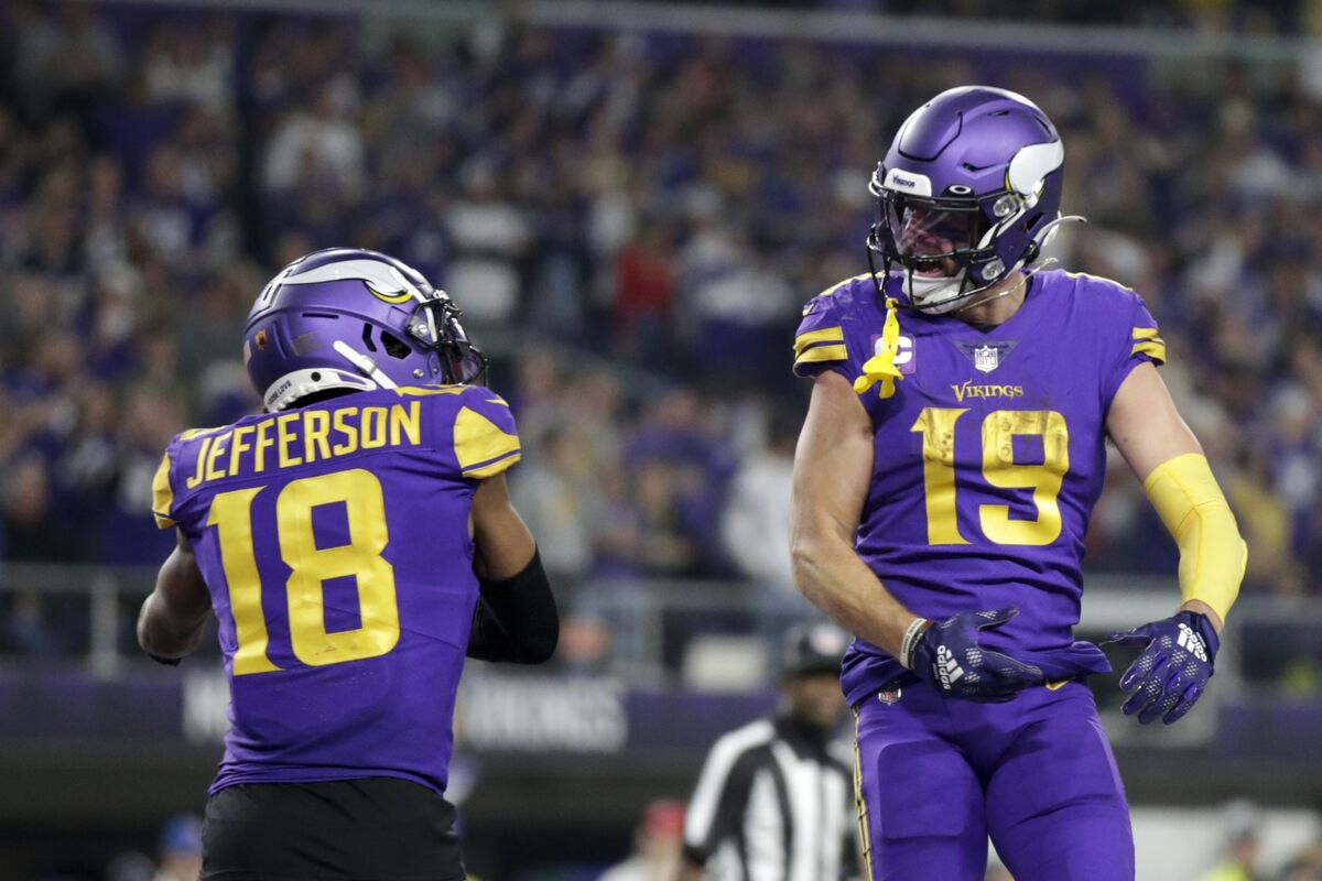 Minnesota Vikings wide receiver Justin Jefferson's second TD catch of 2023  gets Vikings on board vs. Panthers