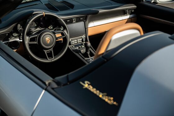 Final Porsche 911 of a Generation to Be Sold for Coronavirus Relief