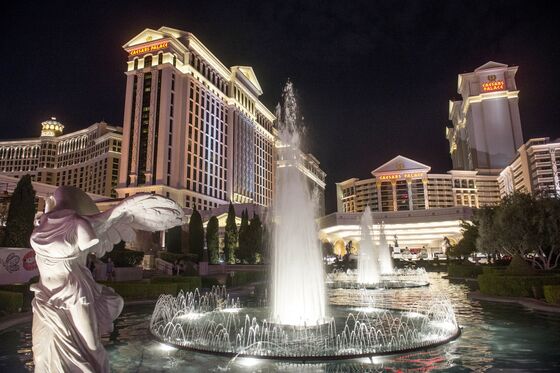 Behind the Caesars Deal, $3.2 Billion in Cash From the Landlord