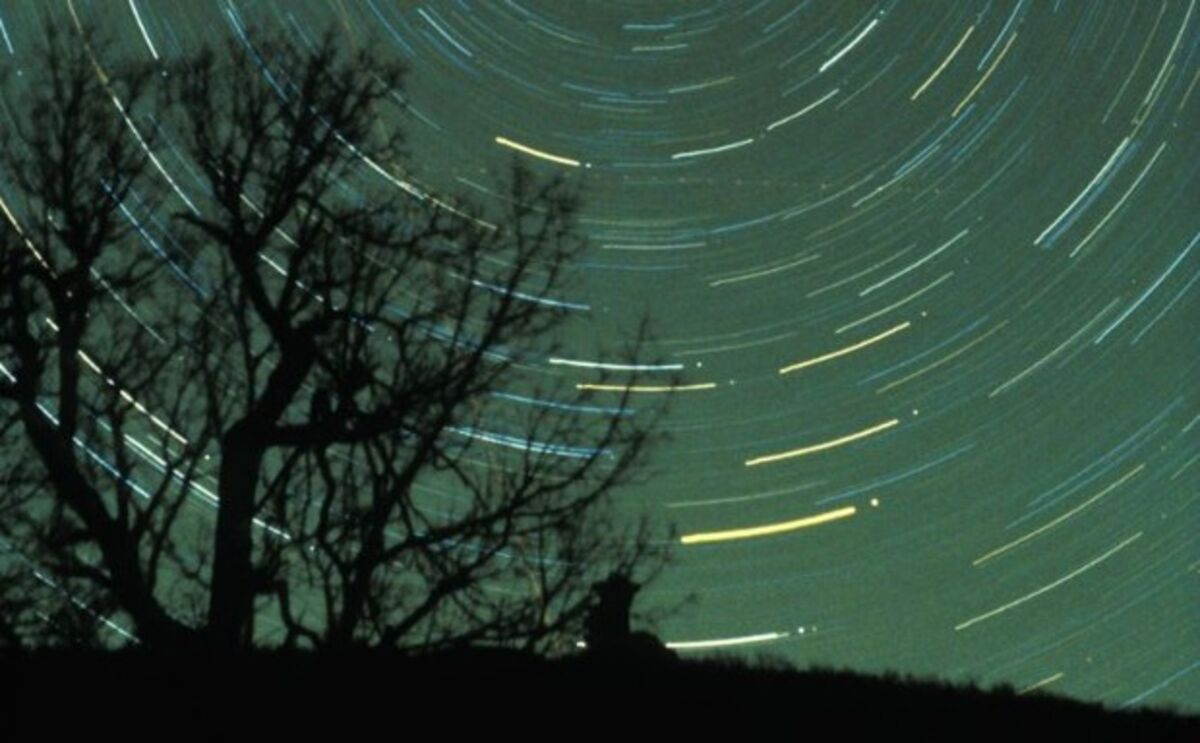 Listen to the Arietid Meteors on a Radio Station in Roswell, New Mexico