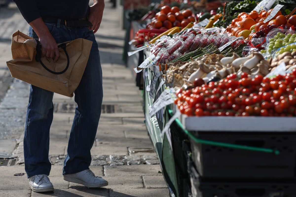 UK Inflation Falls to 2% Goal for First Time in Three Years