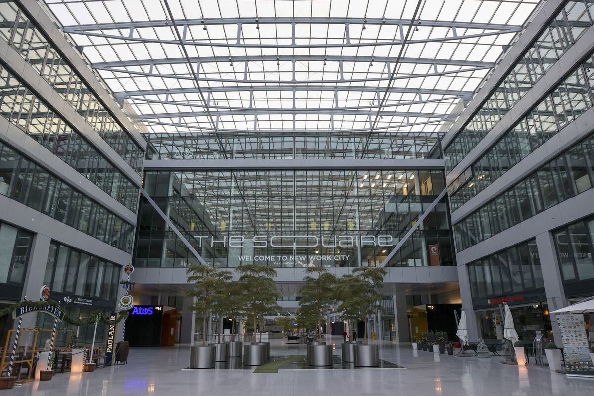 
                            Frankfurt Office Complex Squaire Seeks a Second Loan Extension