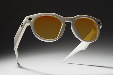 Consumer Tech_Oakley Meta Glasses