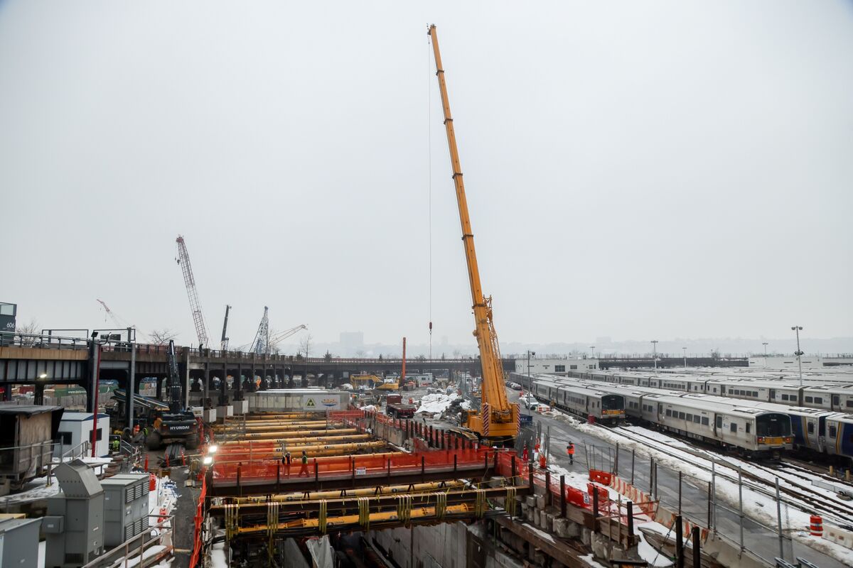 
                            US Wins Dismissal of Most Suit Over NY-NJ Tunnel Fund Freeze