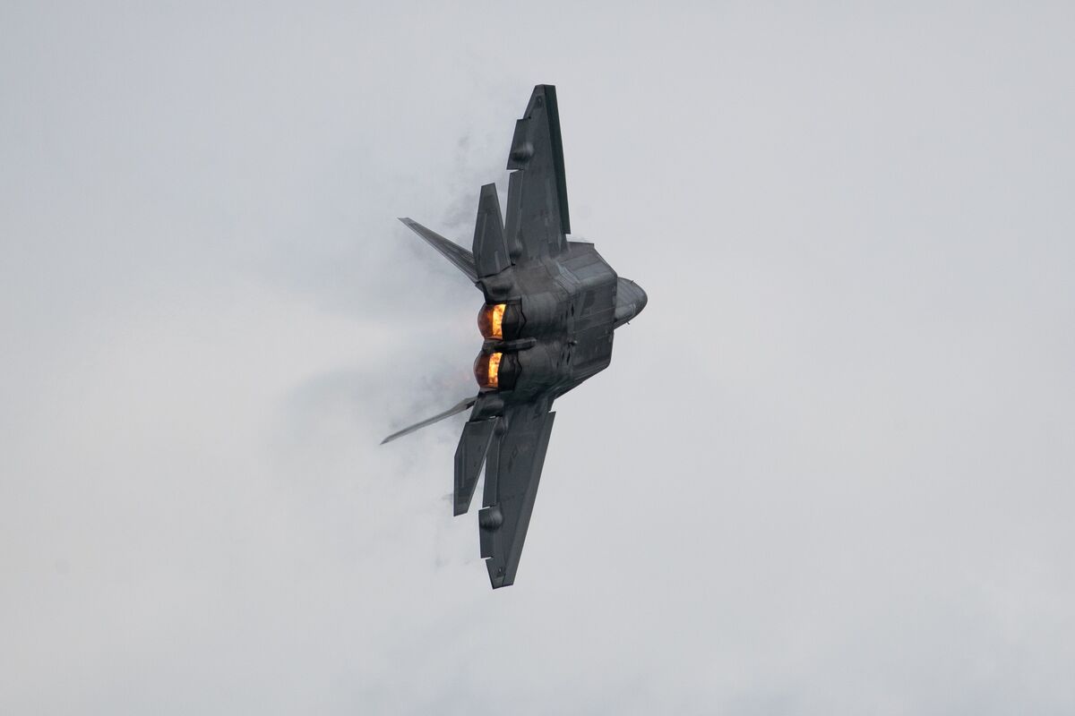 US fighter jet shoots down 'unidentified object' over Lake Huron