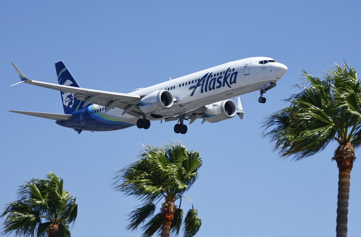 bloomberg.com - Thomas Black - One Last Big US Airline Merger Is Waiting in the Wings