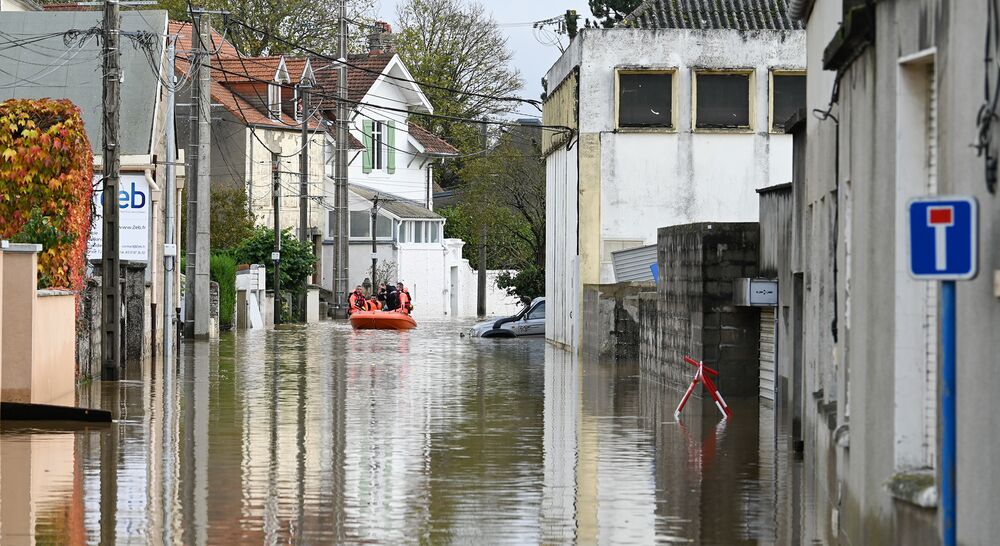 Ecb Considering Stress Testing For Climate Risks Guindos Says