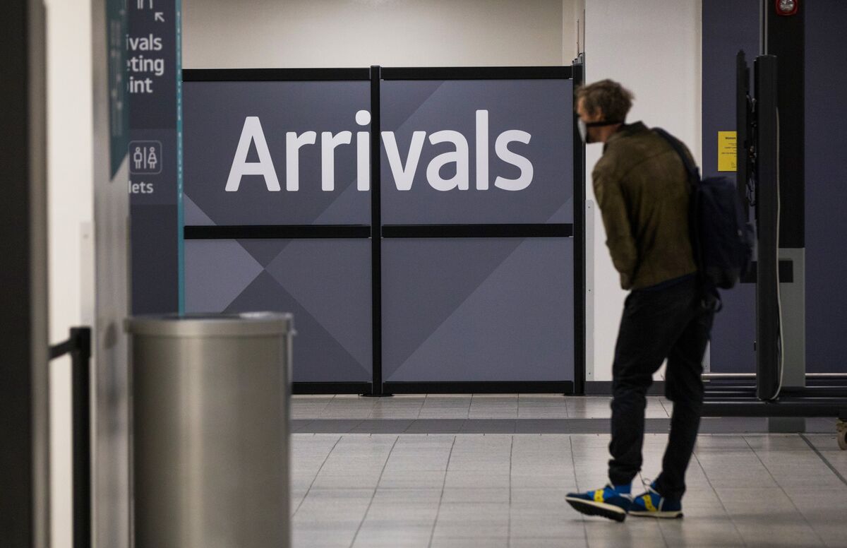 U.K. Arrivals Face Fines for Breaking 14Day Quarantine Bloomberg