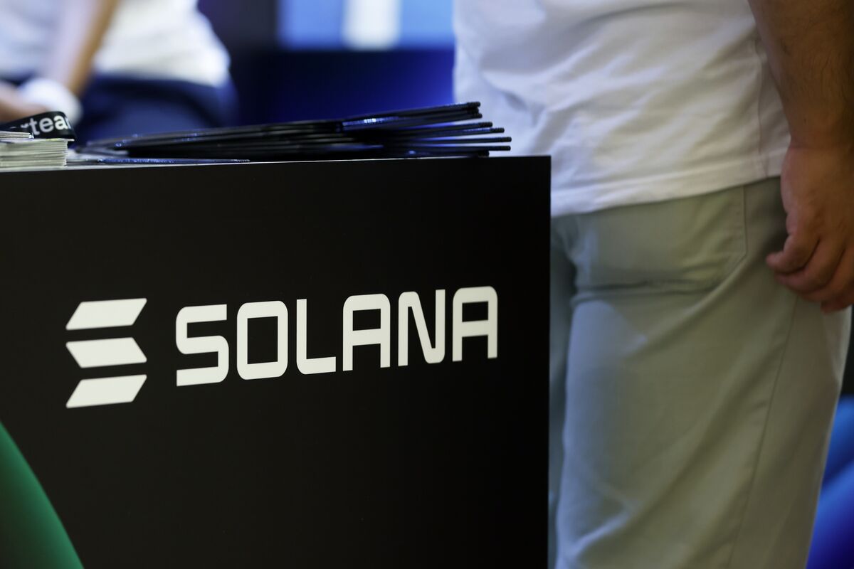 Galaxy, Jump, Multicoin Seek $1 Billion for Buying Solana - Bloomberg
