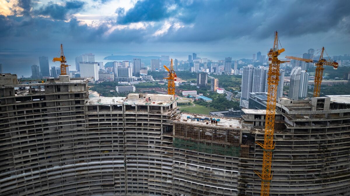 The Rise and Fall of a City Built on Scams