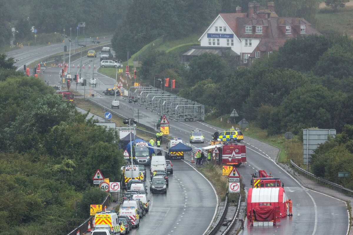 Eleven `Highly Likely' Killed After U.K. Airshow Plane Crash - Bloomberg