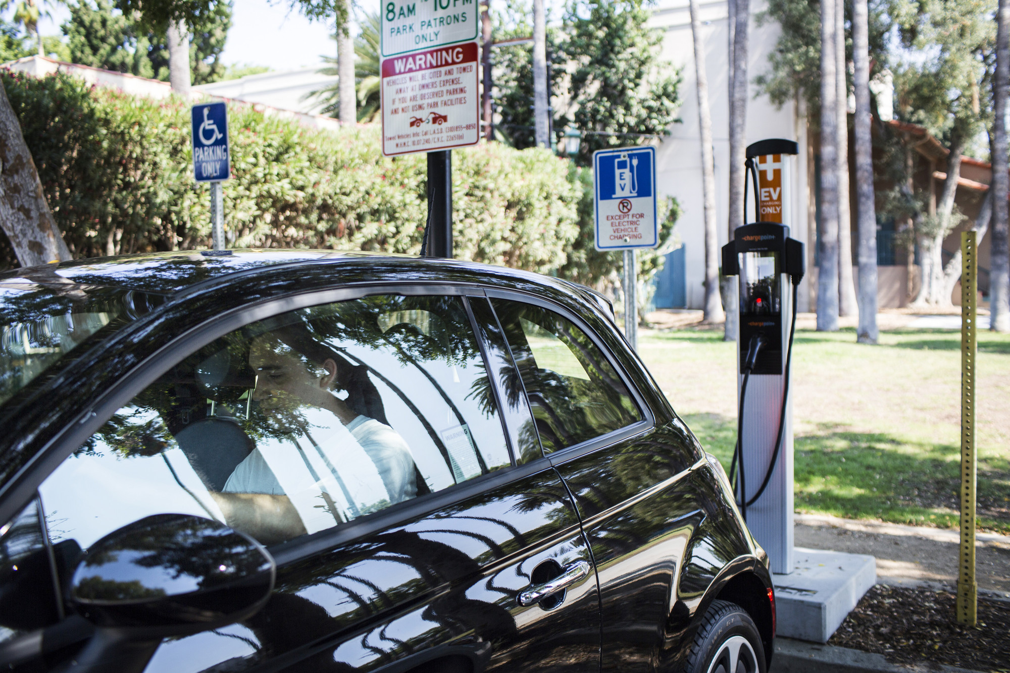 A&nbsp;ChargePoint Inc. electric vehicle charging station&nbsp;in Los Angeles, California.