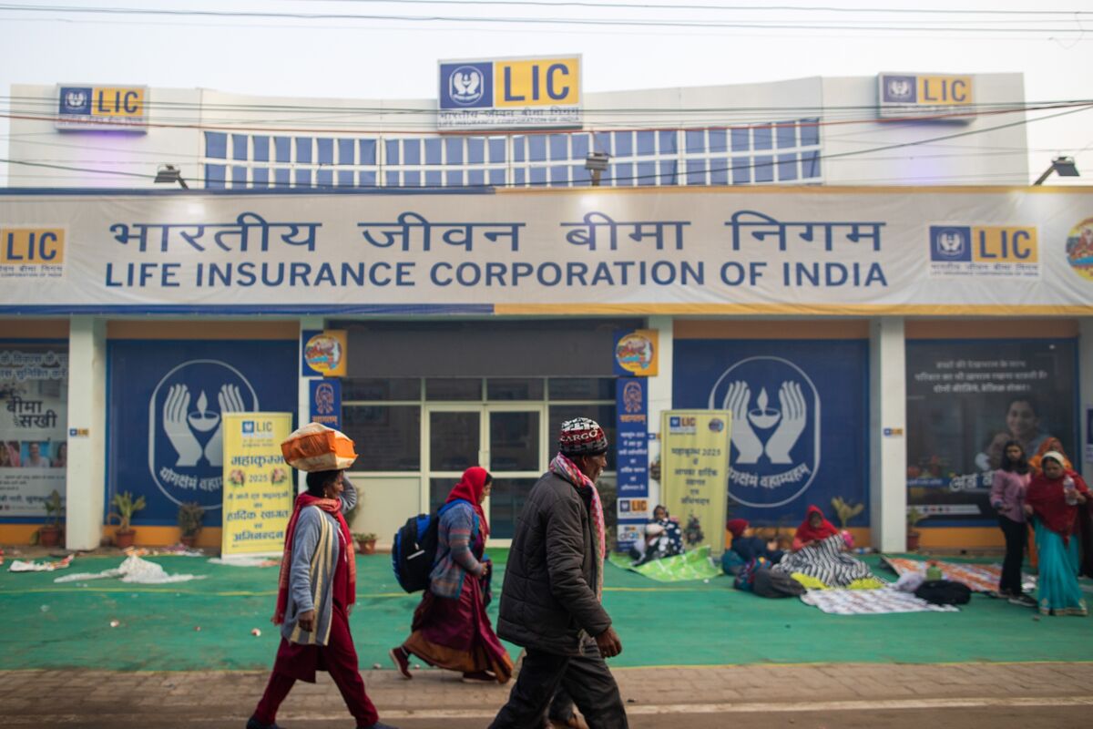 bloomberg.com - Rajesh Mascarenhas - India Said to Prepare $1 Billion LIC Stake Sale Next Month