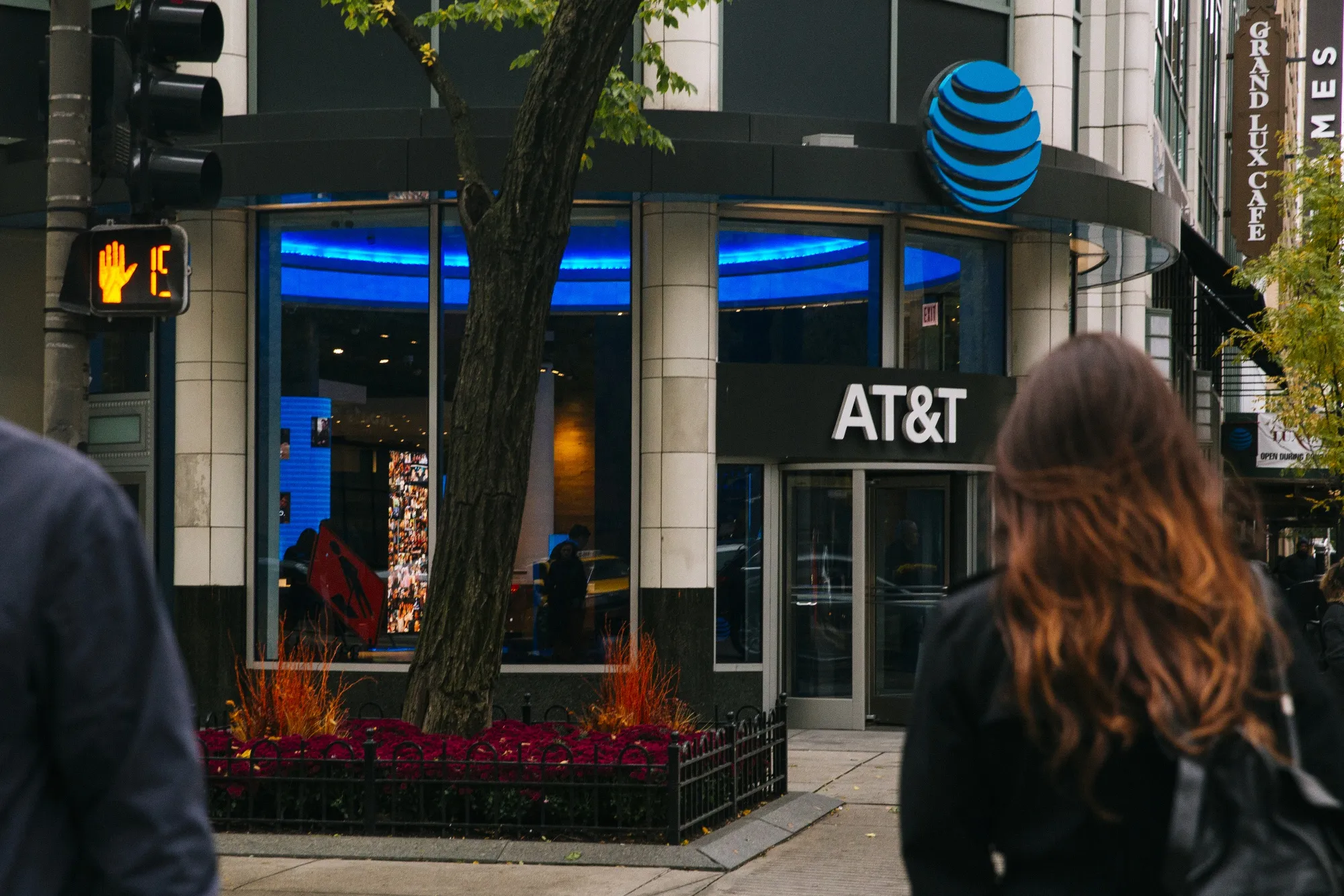 An AT&T Inc. Store Ahead Of Earnings Figures