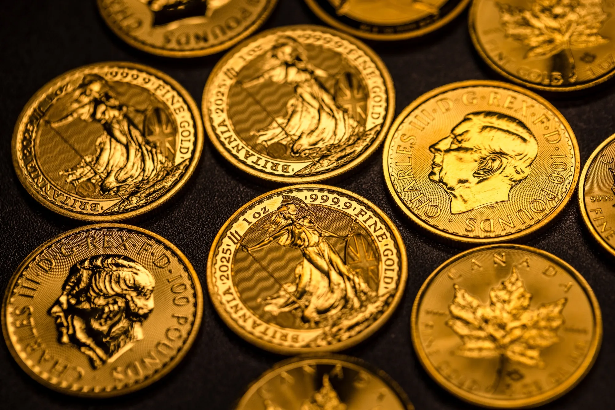 Gold Falls on Stronger Dollar as US Offers Auto Tariff Reprieve