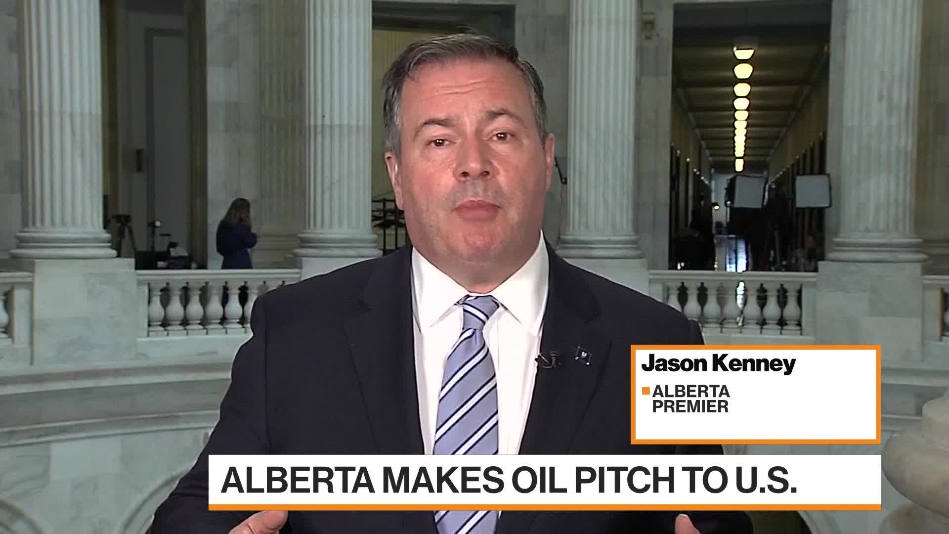 Alberta Says It Can Boost Oil Output by 900,000 Barrels Per Day