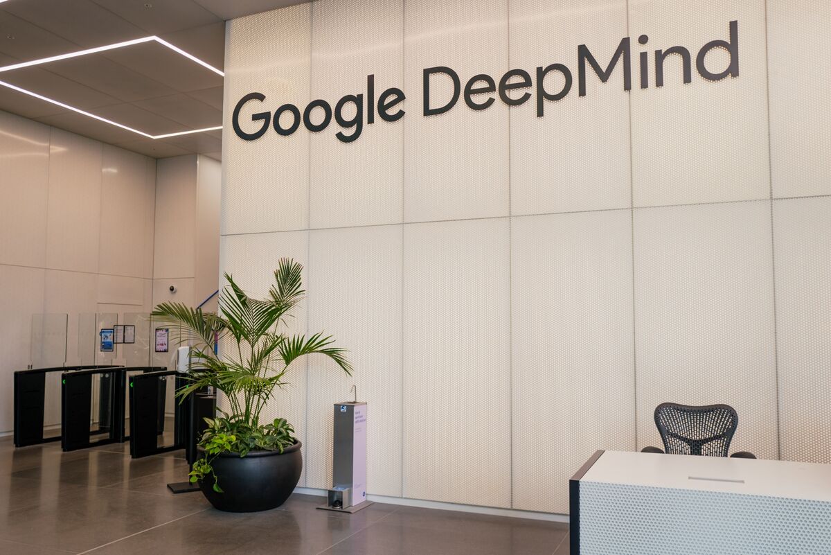Google DeepMind Uses AI to Predict 9 Billion DNA Changes