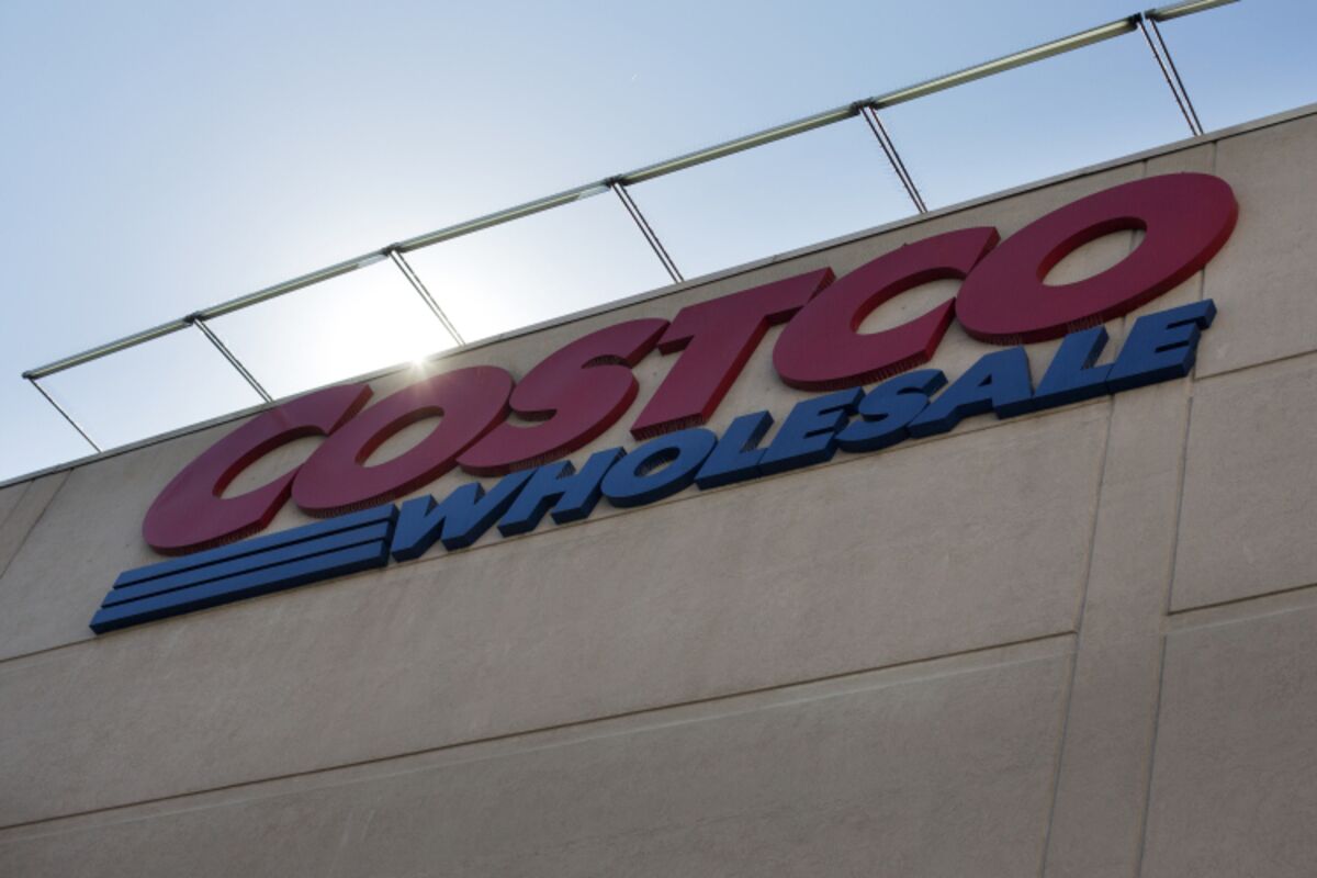 Costco Stock Rises on Strong Holiday Sales