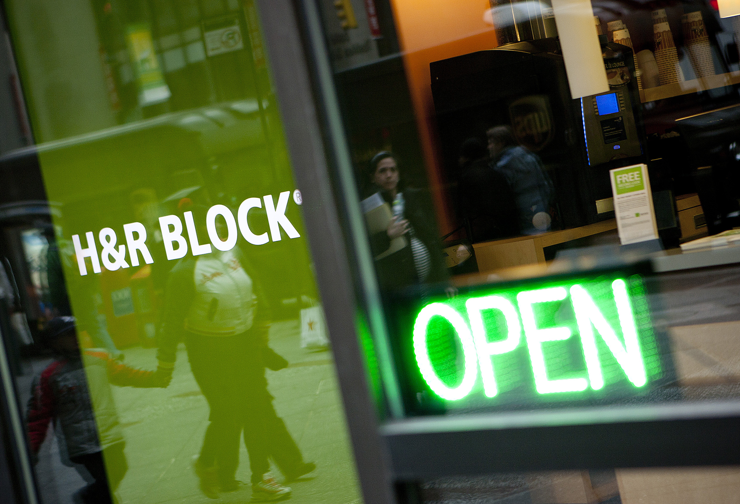 H And R Block Open Sundays - 69bwk8p