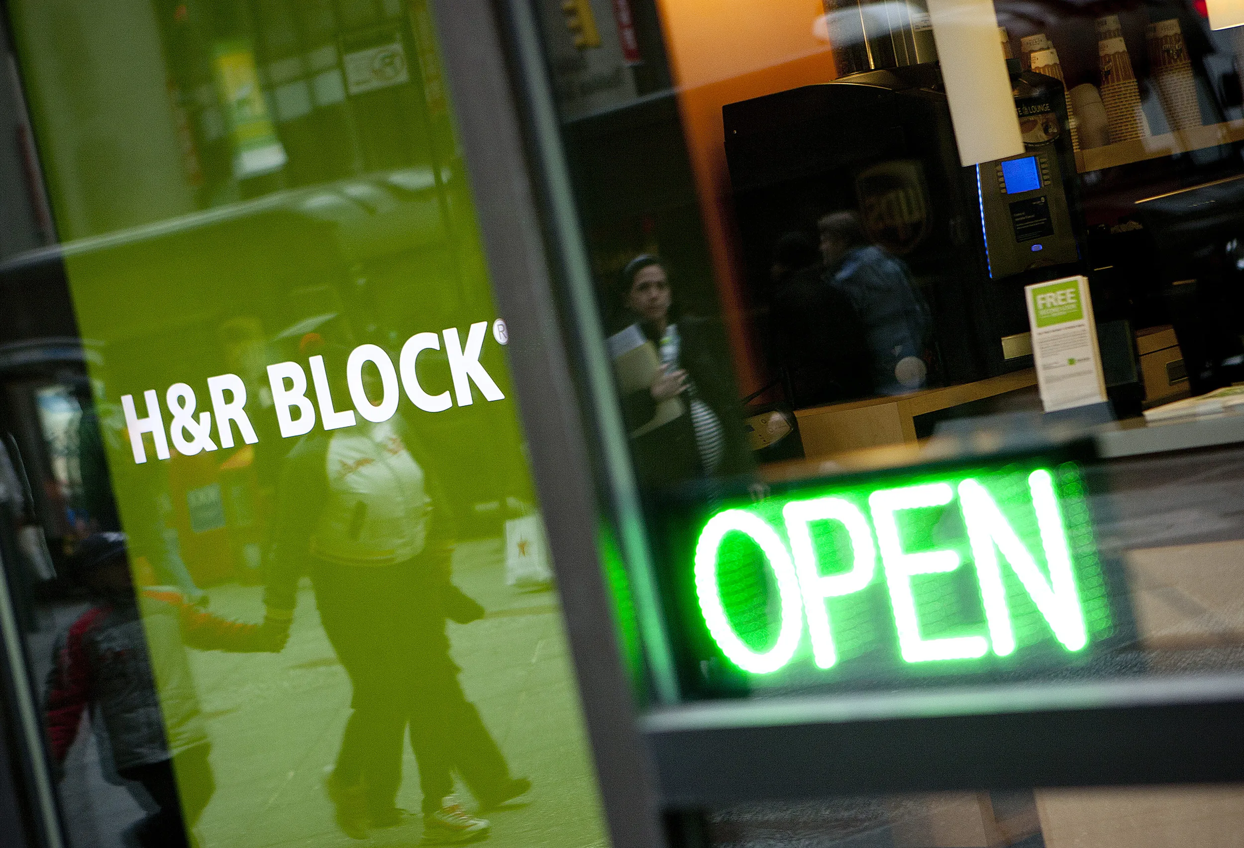 With TurboTax Under a Cloud, H&R Block Sees an Opening - Bloomberg