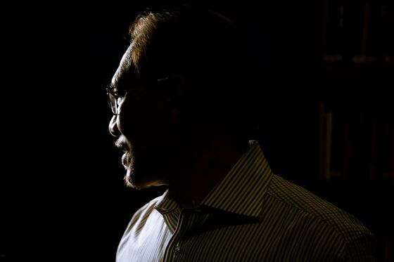 Ousted Najib Must Face Malaysia Justice, Ex-Prisoner Anwar Says