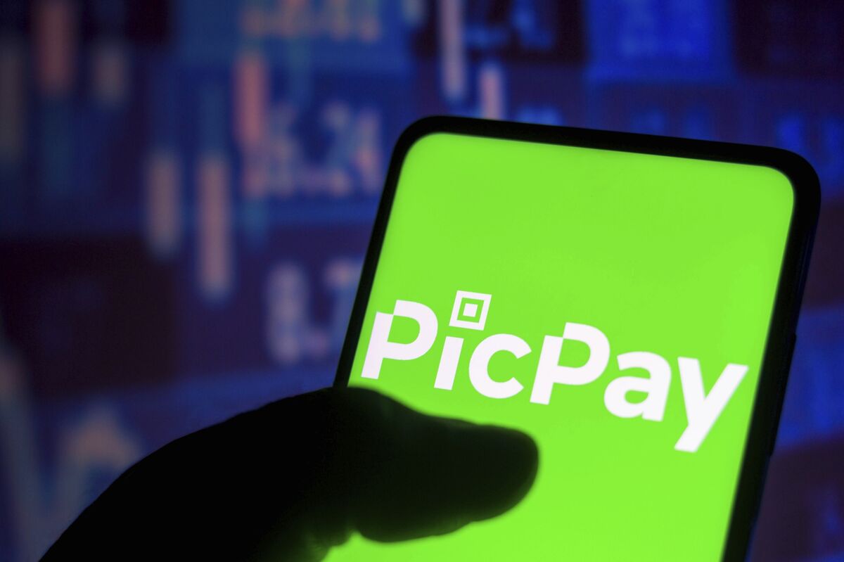 Brazil Fintech PicPay Files for US IPO With Claure Set to Invest