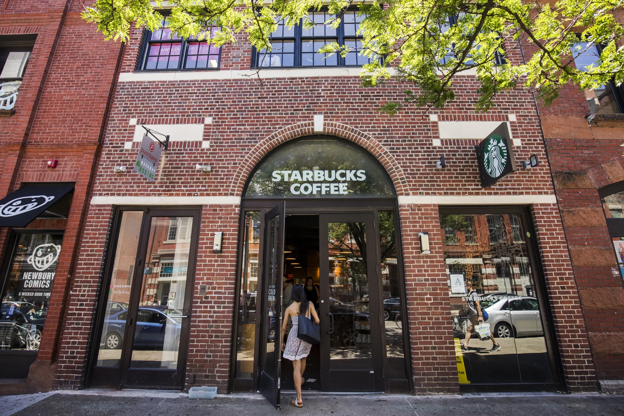 A Starbucks Corp. Location Ahead Of Earnings Figures